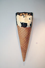 Ice Cream Cone, 2007, mixed media, 183 x 64 x 64 cm (Foto: Martin Schmitz)